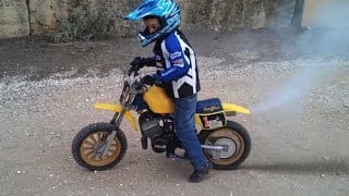 J'OFFRE SA PREMIÈRE MOTO CROSS A MON PETIT FRÈRE POUR SON ANNIVERSAIRE 1 4nihsv