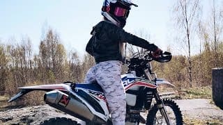 2018 EPIC MOTO MOMENTS Vol 81 1 c3GNqL