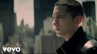 Eminem - Not Afraid 1 OyLf9h