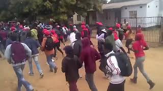 MDC Alliance supporters en-route to rally at Rudhaka stadium in Marondera 1 QM1fZ6