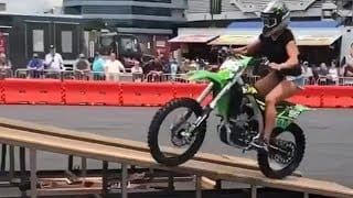 2018 EPIC MOTO MOMENTS Vol 105 1 X5UboY