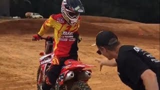 2018 EPIC MOTO MOMENTS Vol 104 1 p9OR9r