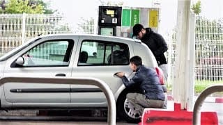 rester enfermé dans la voiture d'inconnu 1 0clSXM