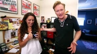 Conan Hunts Down His Assistant's Stolen "Gigolos" Mug 1 XQpKLh