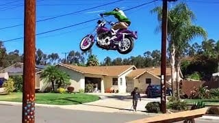 EPIC MOTO MOMENTS and CRASHES of 2018! 1 9C0bsZ